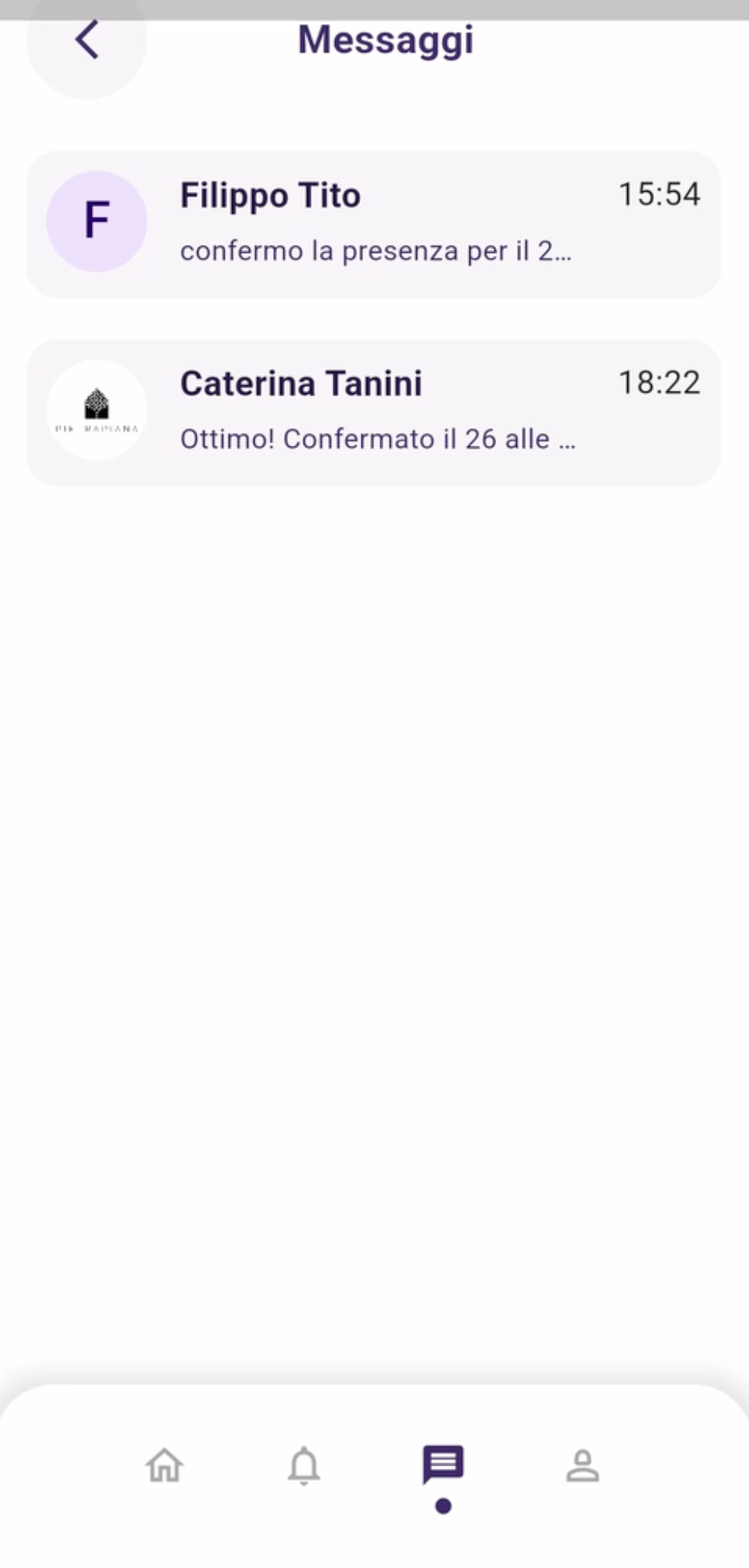 Schermata messaggi app mobile SMACE: coordinamento real-time tra partecipanti e organizzatori dell'offsite